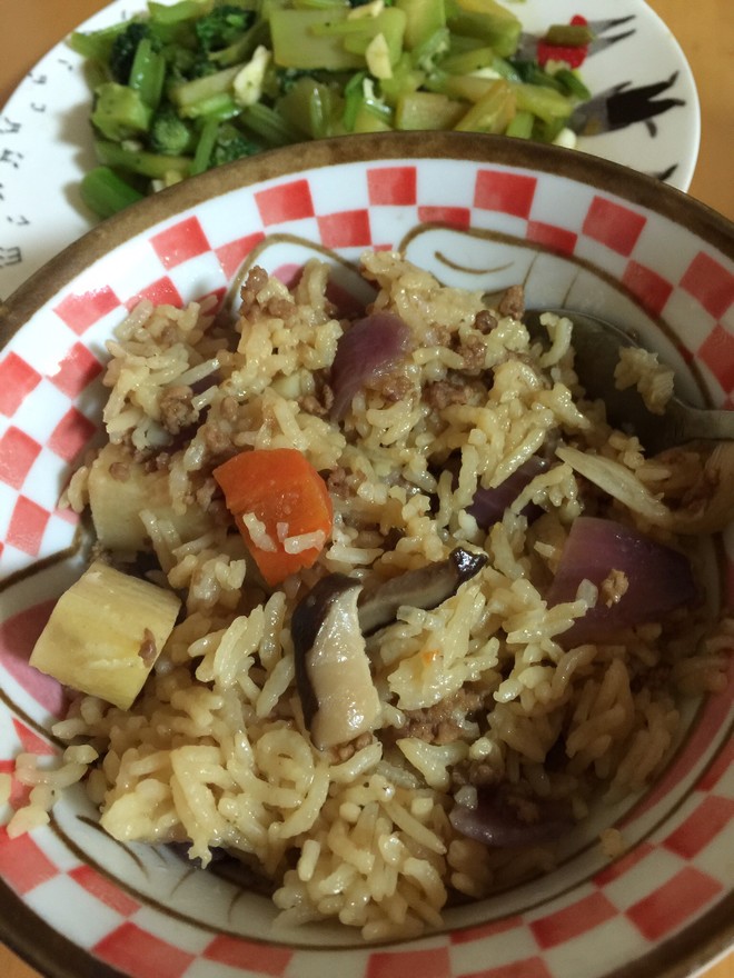 超级简单的牛肉糜焖饭的做法