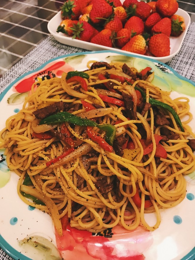 黑椒牛柳意面的做法