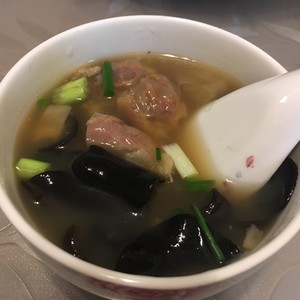 ţ 3
