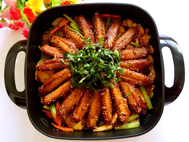 干锅香辣鸭翅的做法