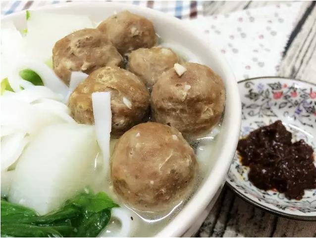 牛筋丸汤河粉的做法