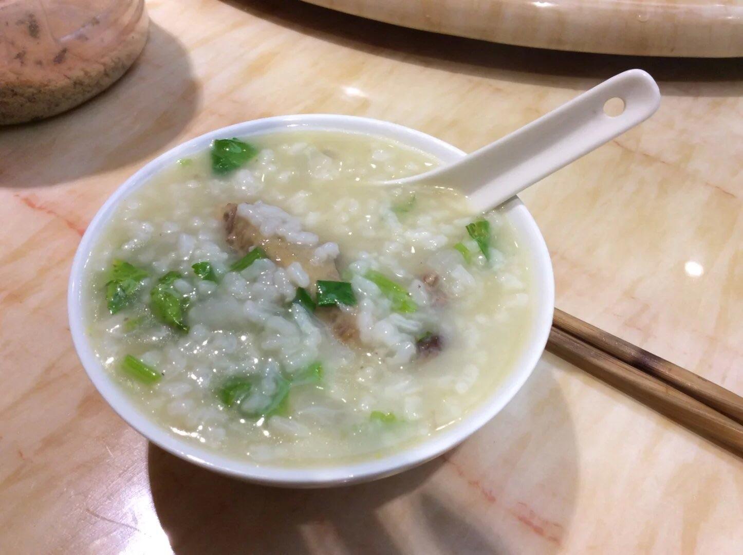 鲜虾海参砂锅粥,鲜虾海参砂锅粥的家常做法 - 美食杰鲜虾海参砂锅粥做法大全