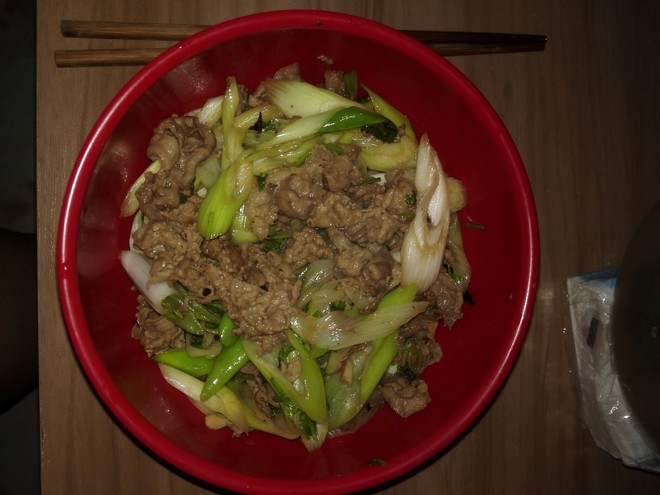 葱爆羊肉片的做法