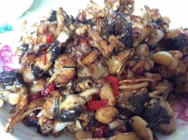酸姜炒田鸡的做法