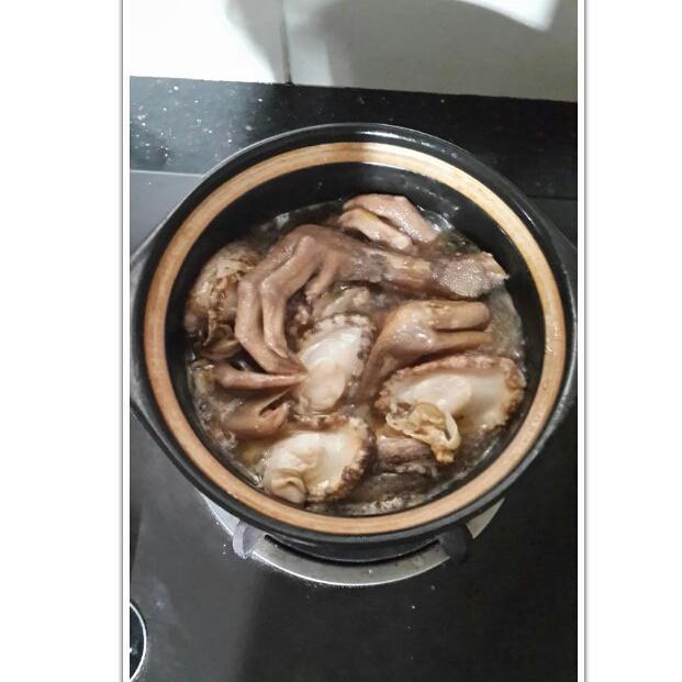 鲍鱼焖鹅脚的做法