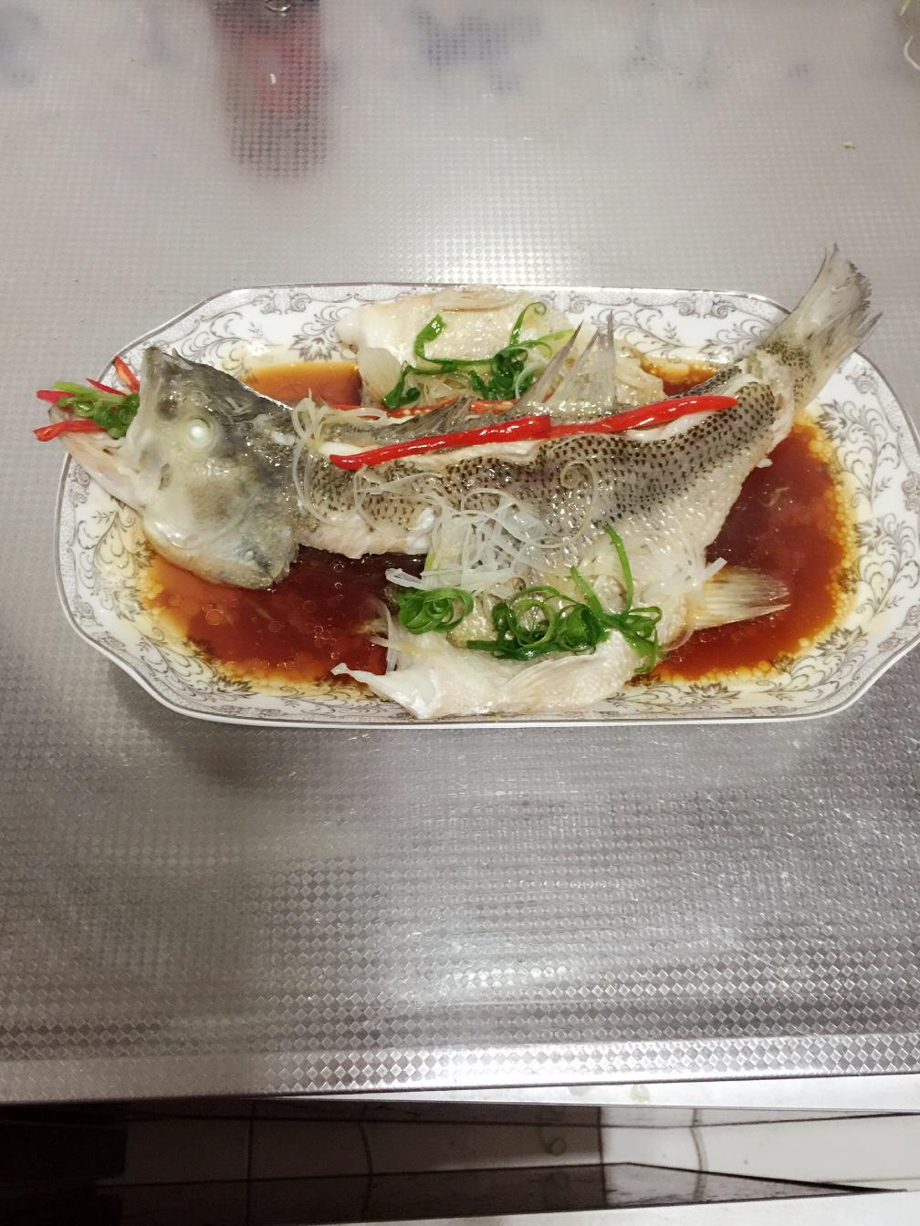 清蒸鲈鱼的做法