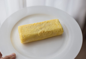 յ 8