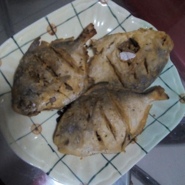 脆皮鲳鱼的做法