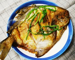 干煎鲳鱼的做法 步骤5