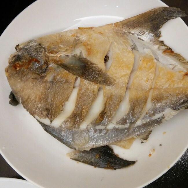 香煎鲳鱼的做法
