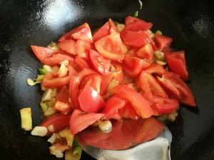 番茄鲳鱼的做法 步骤4