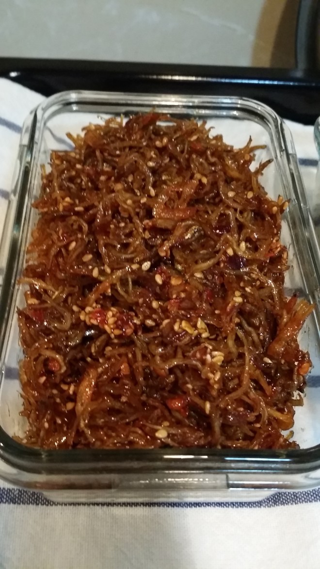辣酱芝麻小银鱼的做法