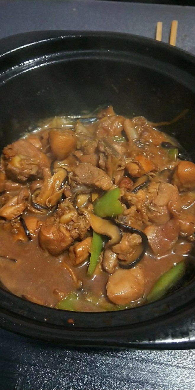 比饭店好吃很多倍的黄焖鸡的做法