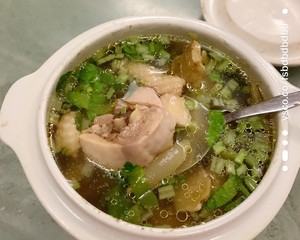 立冬滋阴润肺鸡汤的做法 步骤2
