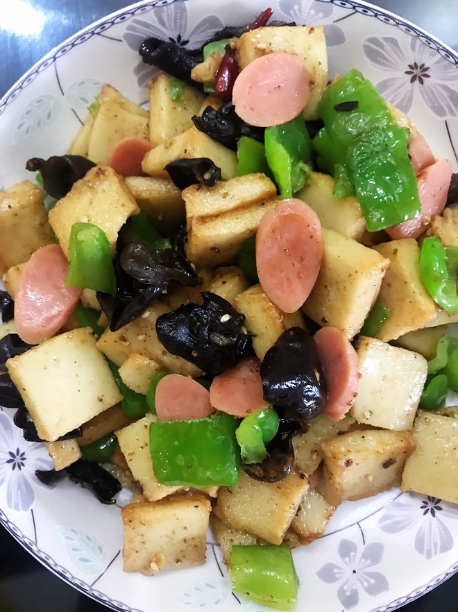 超好吃的素炒鱼豆腐(零失败率)快炒的做法