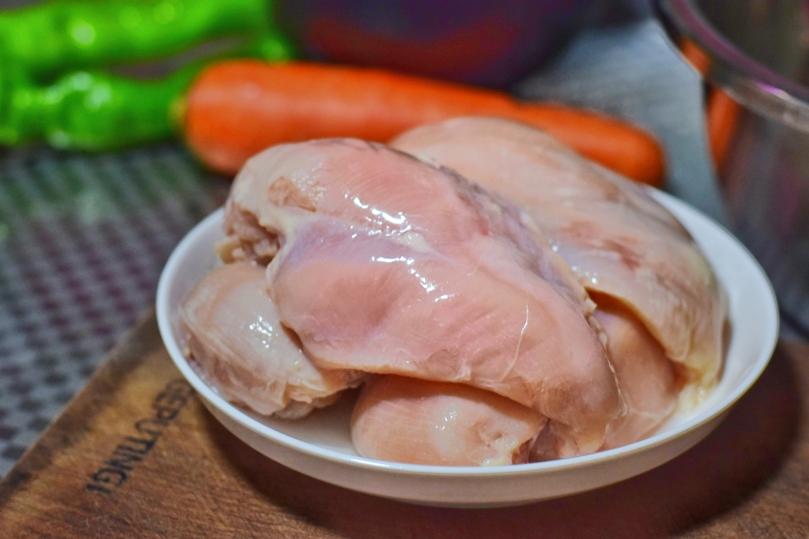 煮冻饺子，是开水下锅还是冷水下锅？记住3点，饺子光滑不破皮_水饺