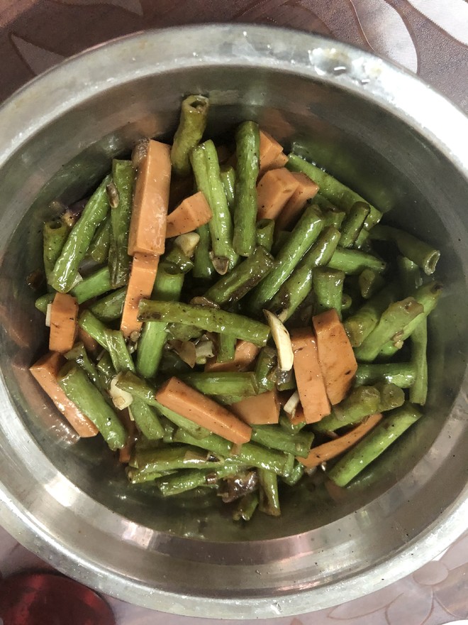 长豆角火腿(啤酒版)的做法