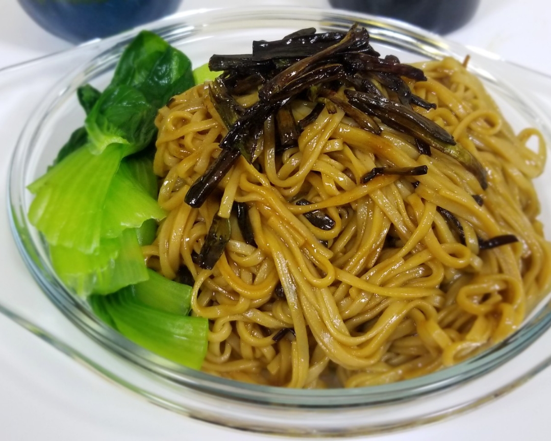 满屋飘香的葱油拌面黄磊方的做法
