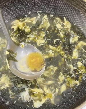 【紫菜蛋花汤】这样做鲜香无比,比饭店好喝的做法 步骤5