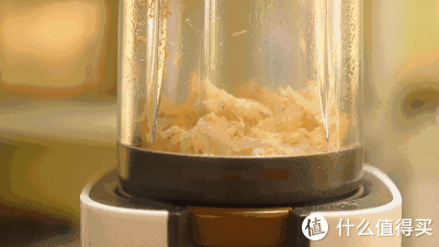 关乎宝宝饮食安全,嚼后嘴对嘴喂食真的好吗?辅食机真的很有必要!