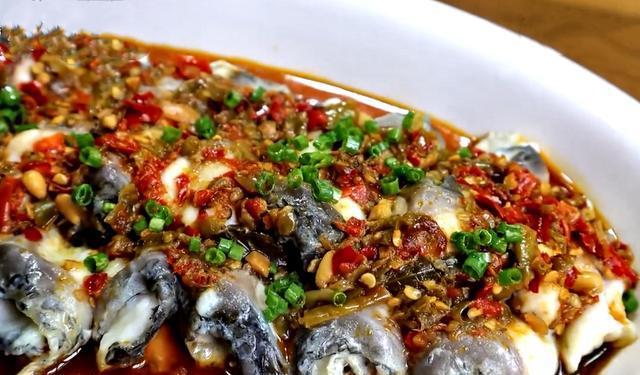 草鱼头剁椒_剁椒蒸鱼头_剁椒鱼头食谱