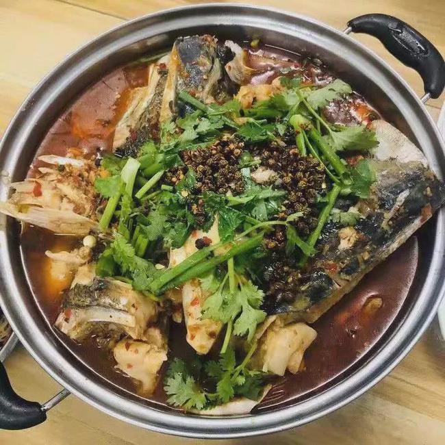 剁椒蒸鱼头_剁椒鱼头食谱_草鱼头剁椒