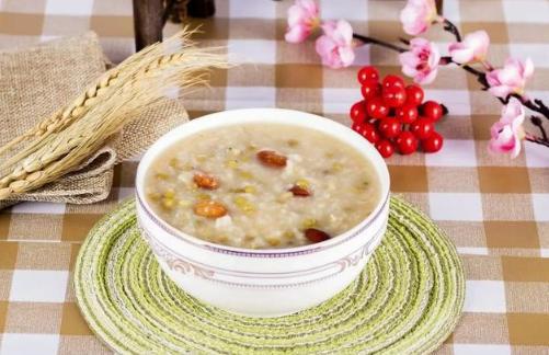 ÀÏÈËʳÆ×_°©Ö¢ÀÏÈËÑÀ³Ý·¢ºÚ_ÀÏÈËûÑÀ³ÝÈý²ÍʳÆ×