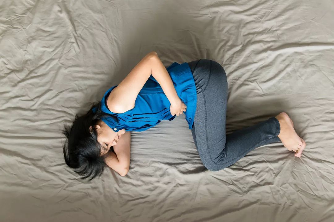 经期吃什么缓解痛经_怎样吃香蕉能缓解痛经_如何缓解痛经食谱