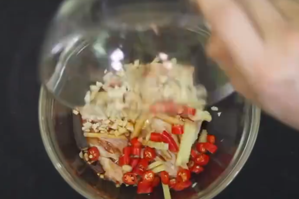 �翾��ʳ����ͨ���