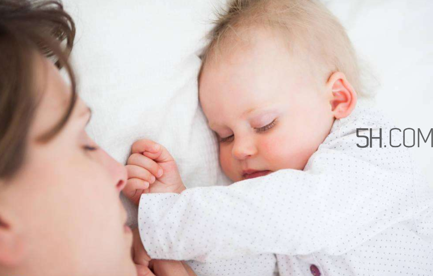 哺乳期不能吃什么食物?奶水多宝宝吃不完怎么办?