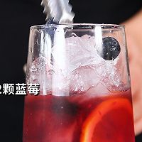 做正宗蓝莓气泡酒的做法，【暴小兔茶饮】免费奶茶教程的图片步骤11