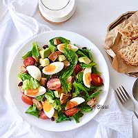 做正宗十分钟健康早餐：低脂！孜然鸡胸肉半熟鸡蛋葡萄干嫩叶菠菜沙拉的图片步骤10