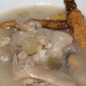 沙参玉竹薏米煲猪手