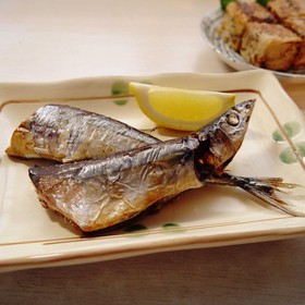 ﵶ㣨䣩