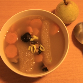 胡萝卜竹荪汤