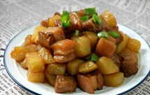 猪肉炖土豆
