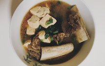 棕熊韩式牛骨豆腐海带汤