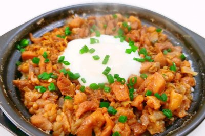 鼦